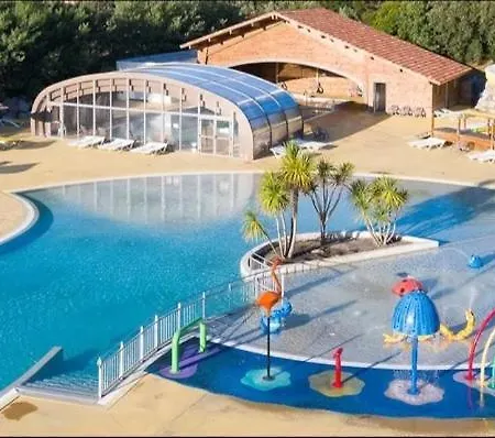 Кемпинг 4 Etoiles 3